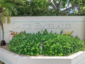 105 Lake Emerald Dr 216, Oakland Park FL 33309