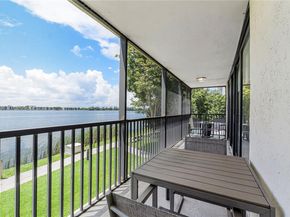 105 Lake Emerald Dr 216, Oakland Park FL 33309