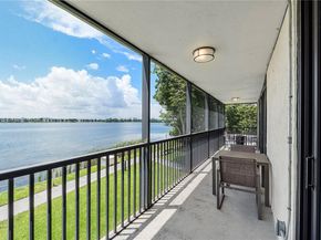 105 Lake Emerald Dr 216, Oakland Park FL 33309