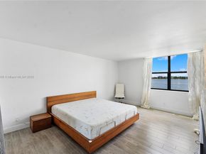 105 Lake Emerald Dr 216, Oakland Park FL 33309