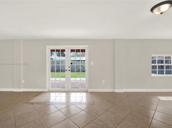 9312 SW 182nd St, Palmetto Bay FL 33157