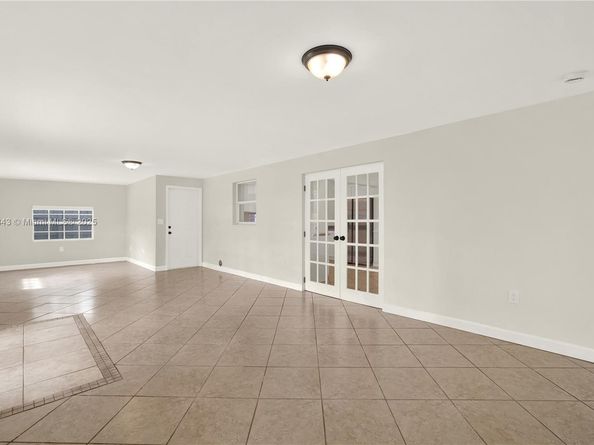 9312 SW 182nd St, Palmetto Bay FL 33157