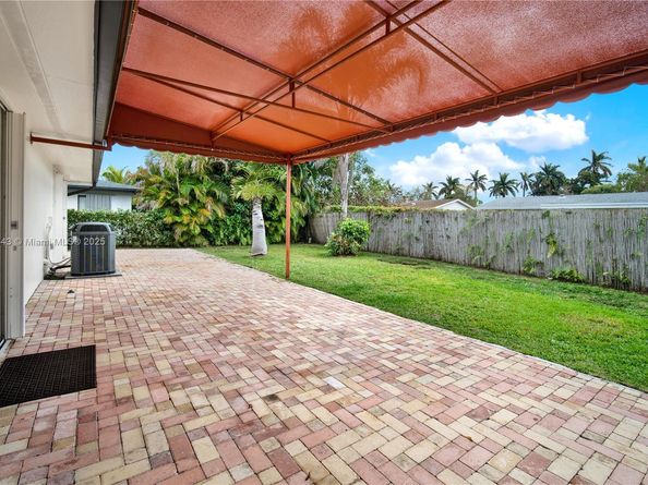 9312 SW 182nd St, Palmetto Bay FL 33157