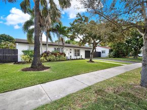 9312 SW 182nd St, Palmetto Bay FL 33157