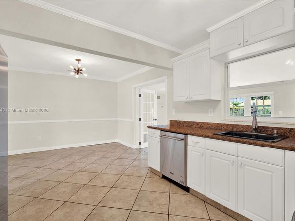 9312 SW 182nd St, Palmetto Bay FL 33157