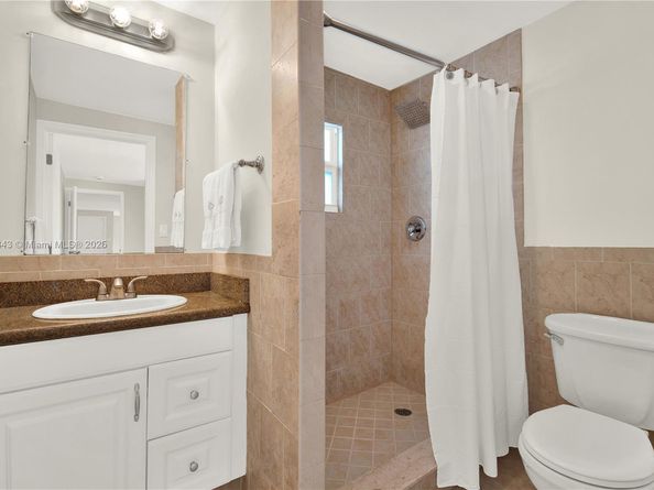 9312 SW 182nd St, Palmetto Bay FL 33157