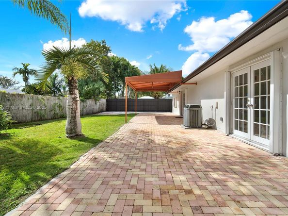 9312 SW 182nd St, Palmetto Bay FL 33157