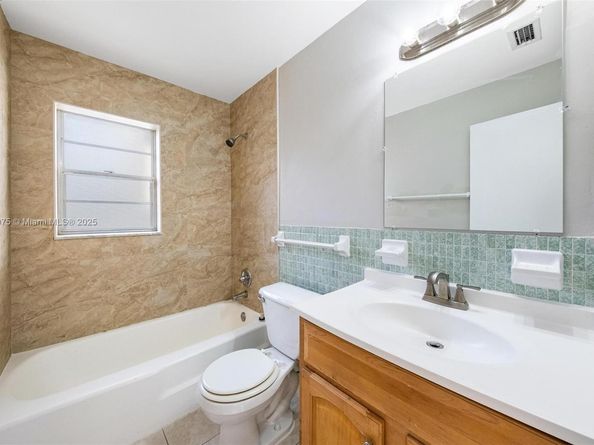 3589 Island Rd, Palm Beach Gardens FL 33410