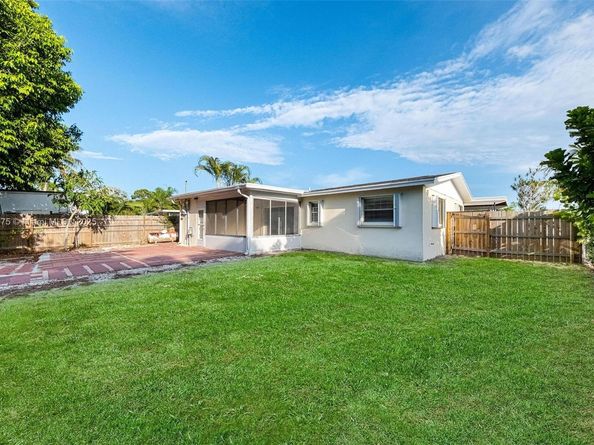 3589 Island Rd, Palm Beach Gardens FL 33410