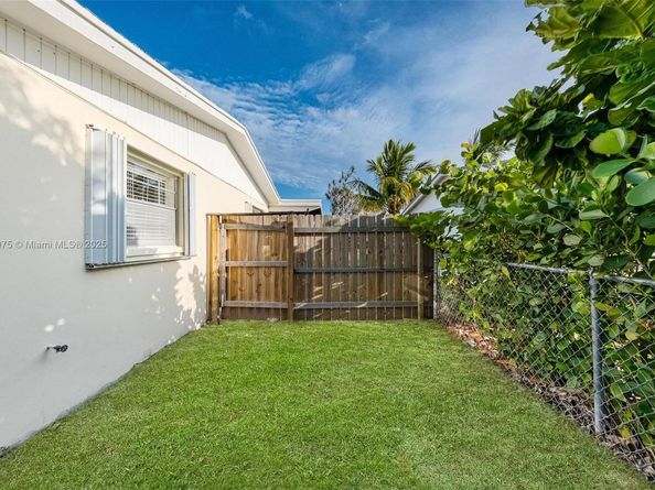 3589 Island Rd, Palm Beach Gardens FL 33410
