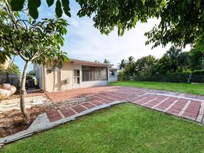 3589 Island Rd, Palm Beach Gardens FL 33410