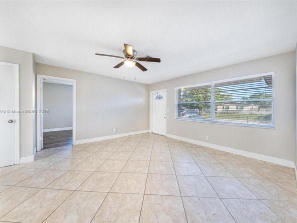 3589 Island Rd, Palm Beach Gardens FL 33410