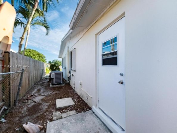 3589 Island Rd, Palm Beach Gardens FL 33410