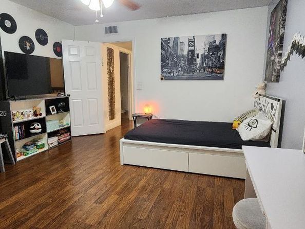 Undisclosed Address #A11871756, Cooper City FL 33026