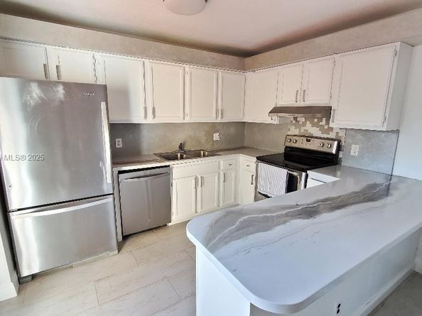 Undisclosed Address #A11871756, Cooper City FL 33026