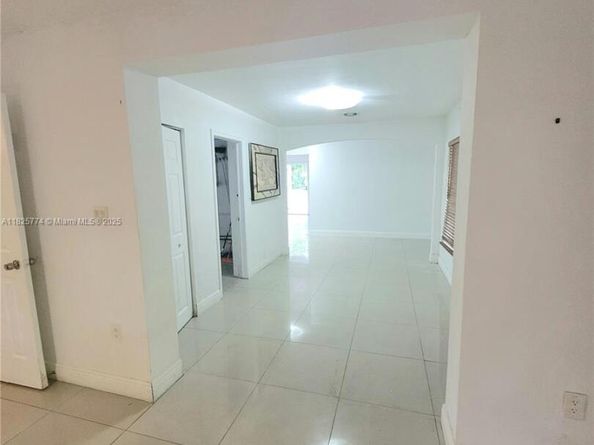 1132 Moffett St, Hallandale Beach FL 33009