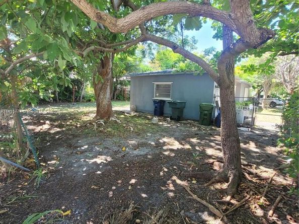 1132 Moffett St, Hallandale Beach FL 33009