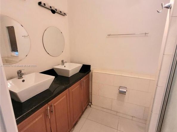 1132 Moffett St, Hallandale Beach FL 33009