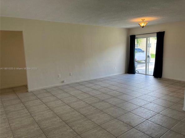 5031 Ponce De Leon Blvd, Coral Gables FL 33146