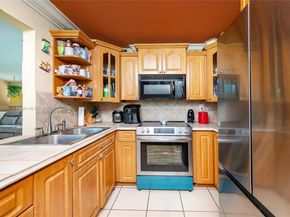 10010 NW 9th St Cir 203, Miami FL 33172