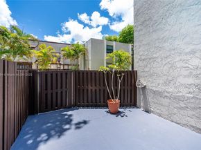 10010 NW 9th St Cir 203, Miami FL 33172
