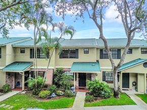 502 Westree Ln, Plantation FL 33324