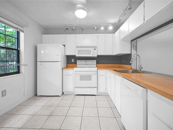 502 Westree Ln, Plantation FL 33324