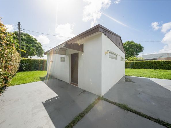 3501 SW 87th Ave, Miami FL 33165