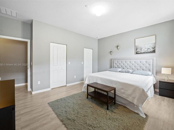 4164 Cascada Cir, Cooper City FL 33024