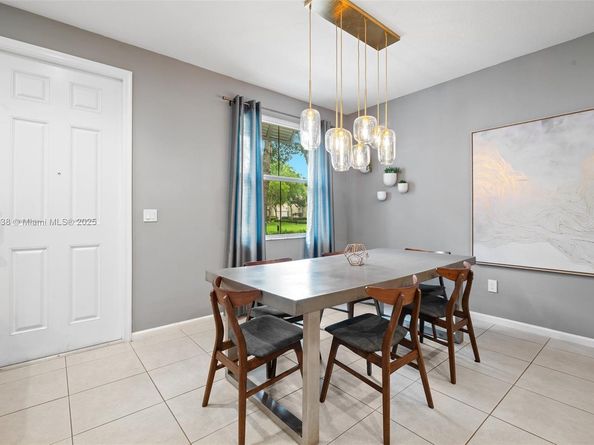 4164 Cascada Cir, Cooper City FL 33024
