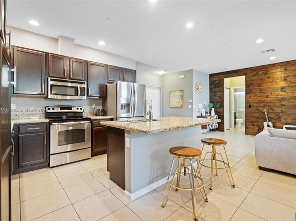 4164 Cascada Cir, Cooper City FL 33024