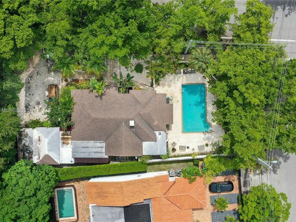 2920 SW 1st Ave, Miami FL 33129