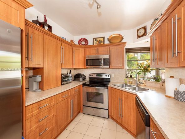 2920 SW 1st Ave, Miami FL 33129