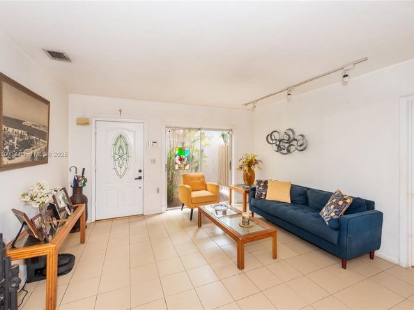 2920 SW 1st Ave, Miami FL 33129