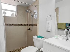 9459 SW 76th St R7, Miami FL 33173