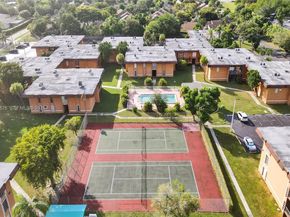 9459 SW 76th St R7, Miami FL 33173