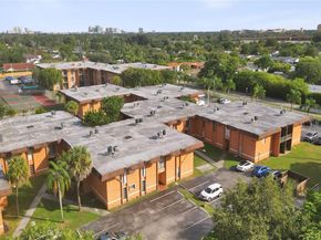 9459 SW 76th St R7, Miami FL 33173