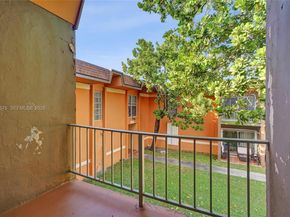 9459 SW 76th St R7, Miami FL 33173