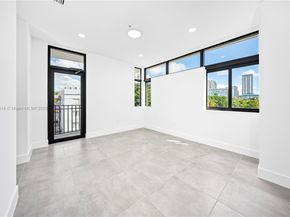 526 SW 2nd 2, Miami FL 33130