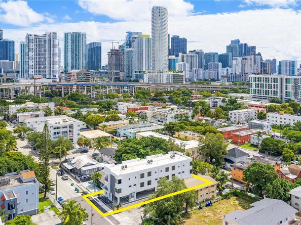 526 SW 2nd 2, Miami FL 33130