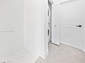 526 SW 2nd 2, Miami FL 33130