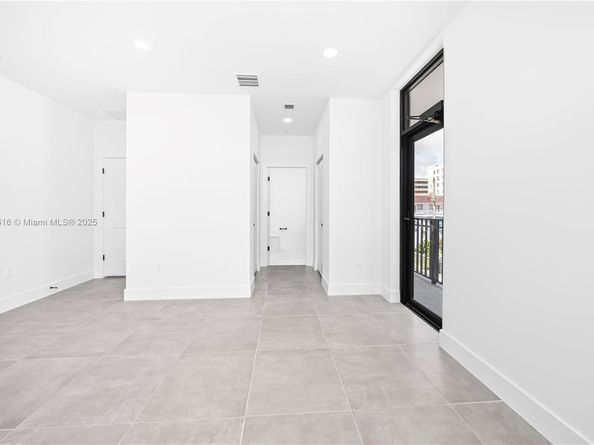 526 SW 2nd 2, Miami FL 33130