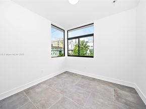 526 SW 2nd 2, Miami FL 33130