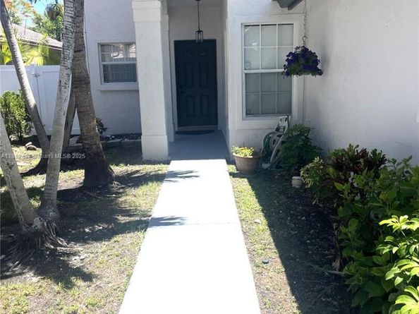 17731 SW 23rd St, Miramar FL 33029