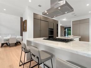 4442 Prairie Ave, Miami Beach FL 33140