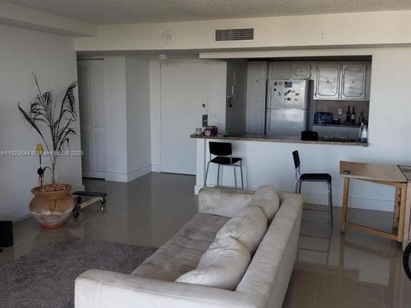 13499 Biscayne Blvd 1005, North Miami FL 33181