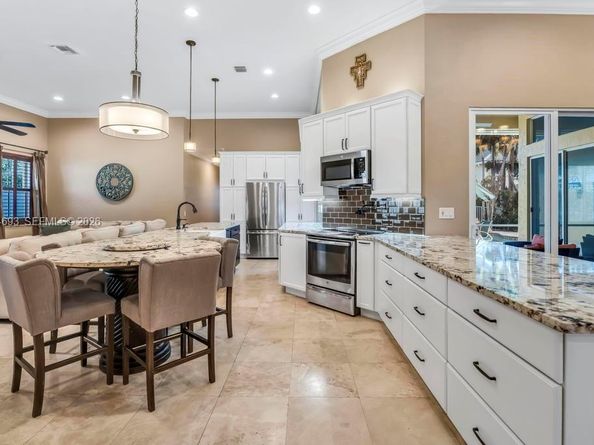 1306 Crossbill Ct, Weston FL 33327