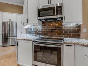 1306 Crossbill Ct, Weston FL 33327