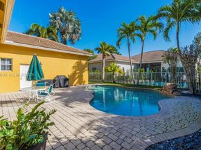 1306 Crossbill Ct, Weston FL 33327