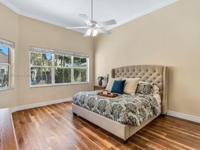 1306 Crossbill Ct, Weston FL 33327